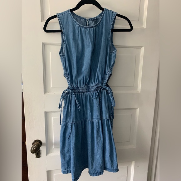 Gap Denim Side-tie Cutout Dress with Washwell - Picture 3 of 9